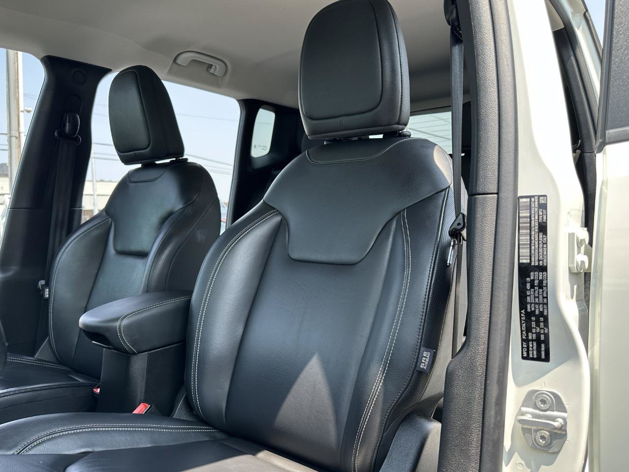 Used 2020 Jeep Renegade Limited w/ UConnect 8.4 Nav Group AWD/4WD image 28