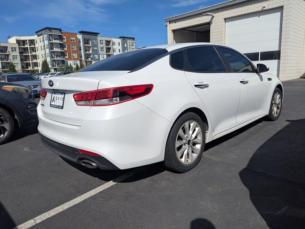 Used 2017 Kia Optima LX w/ Option Group 014 FWD image 7