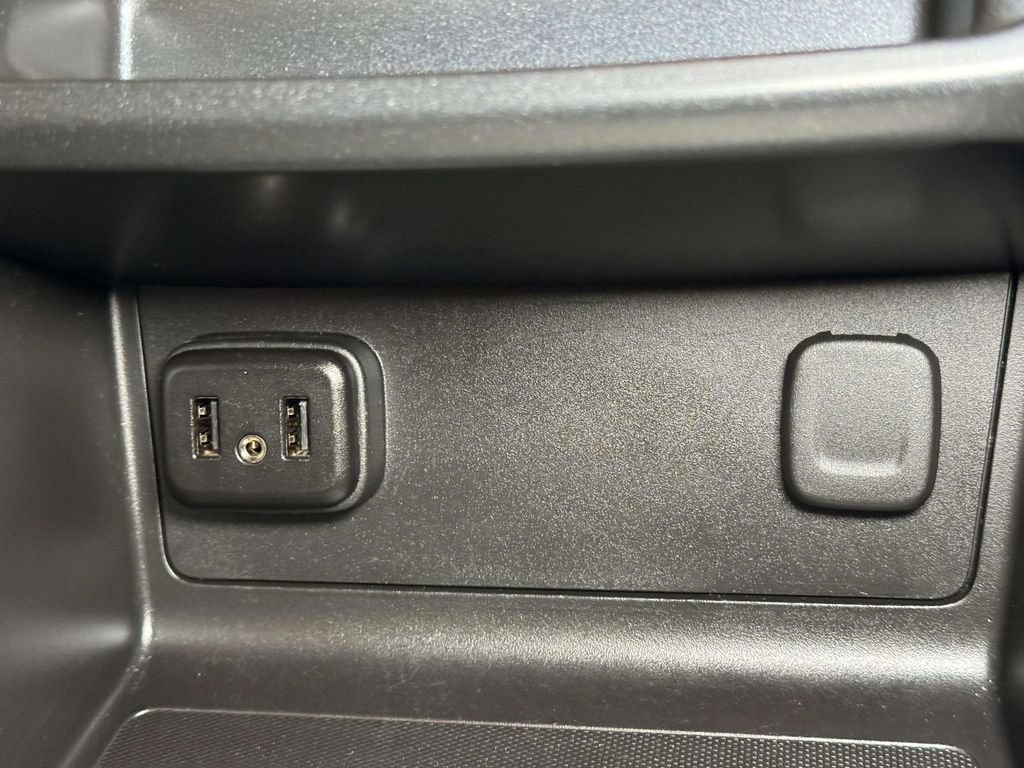 Used 2019 Chevrolet Colorado LT w/ LT Convenience Package AWD/4WD image 9