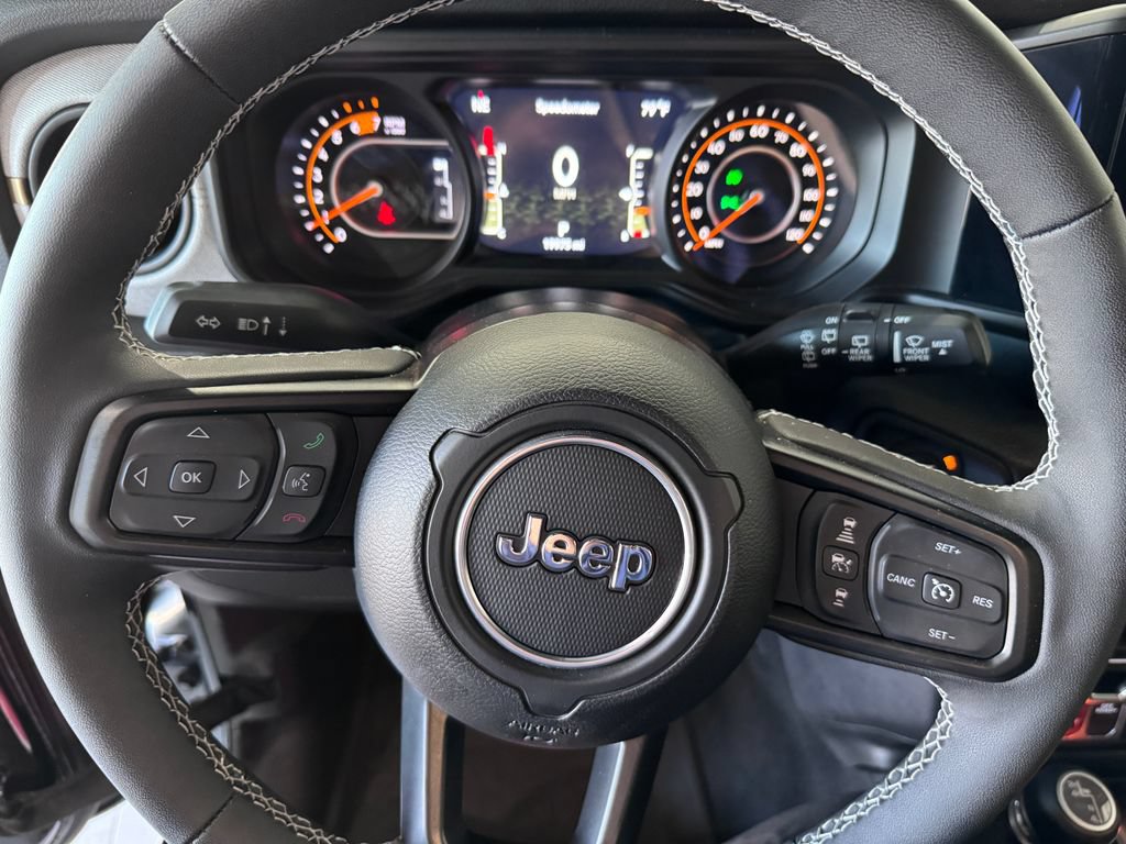 Used 2025 Jeep Wrangler Unlimited Sport AWD/4WD image 13