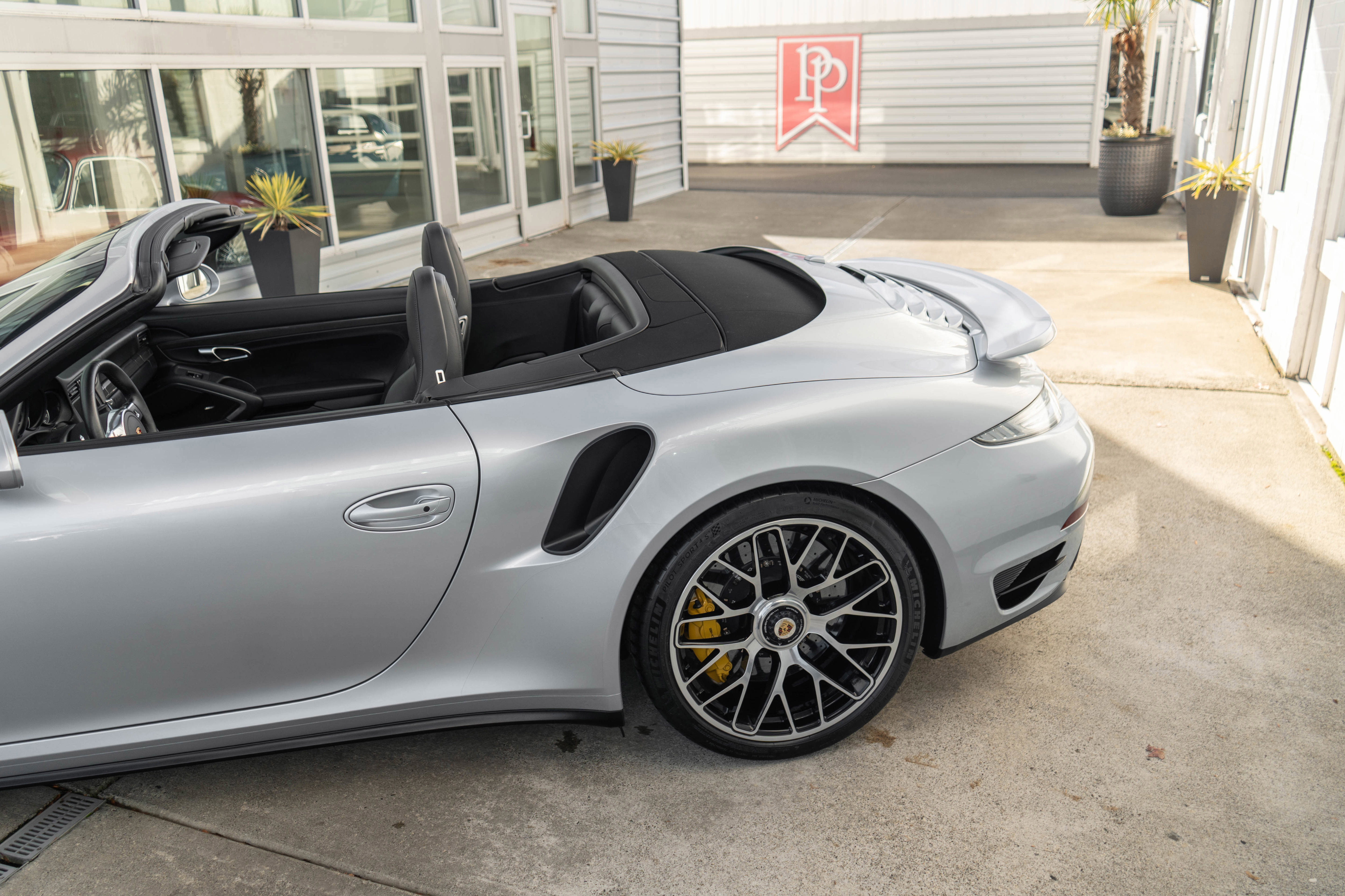 Used 2014 Porsche 911 Turbo S image 5