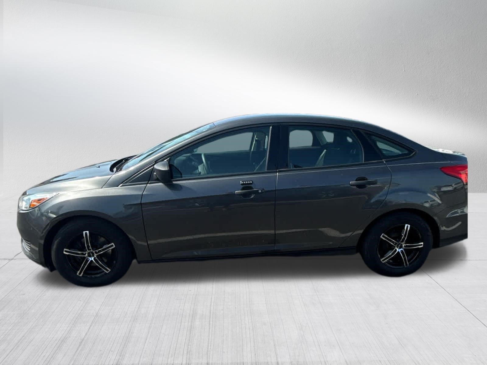 Used 2015 Ford Focus S FWD image 3