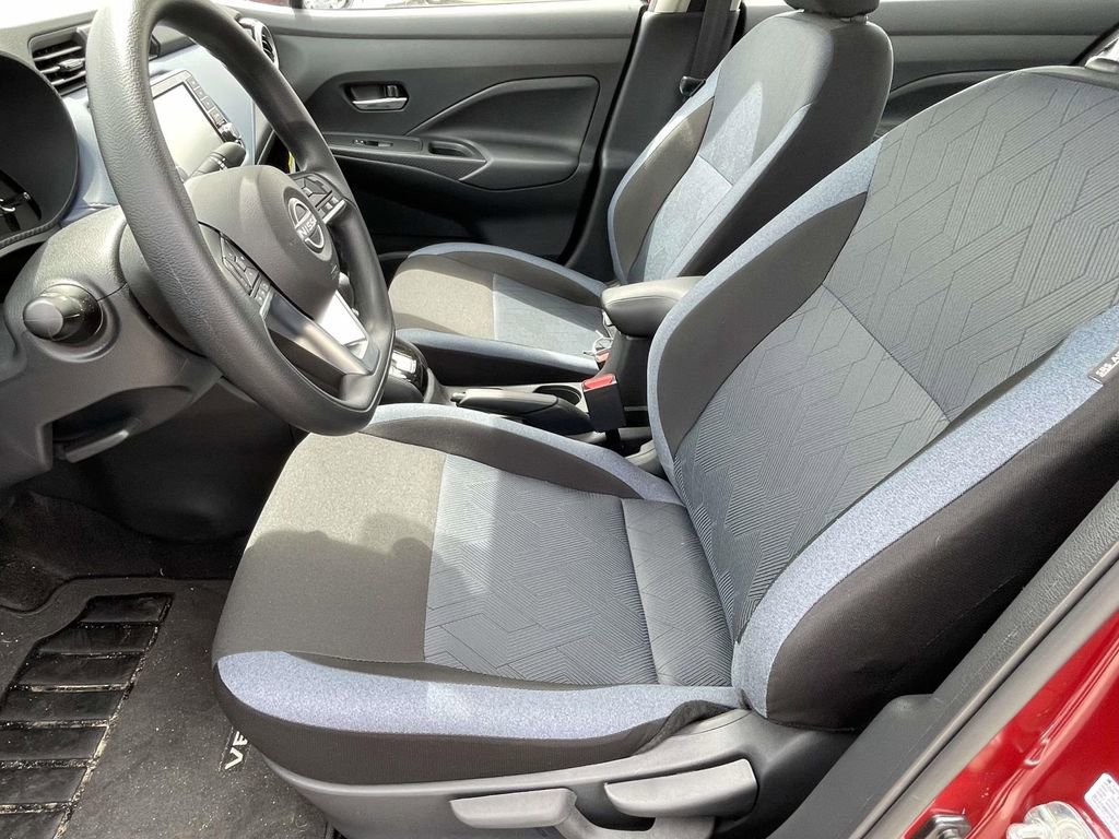 Used 2025 Nissan Versa SV w/ Trunk Package image 12