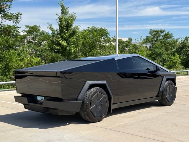 Used 2024 Tesla Cybertruck AWD Crew Cab image 7