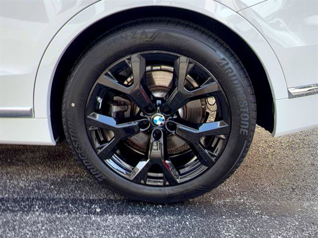 Used 2022 BMW X7 xDrive40i w/ Executive Package AWD/4WD image 39