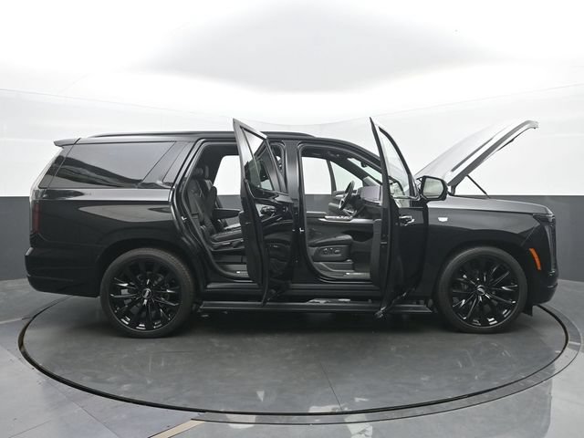 Certified 2026 Cadillac Escalade Platinum Sport w/ LPO, ONYX Package AWD/4WD image 57