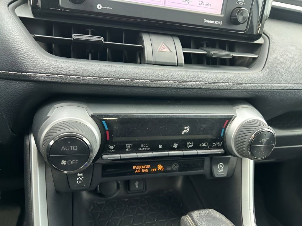 Used 2021 Toyota RAV4 XLE image 27