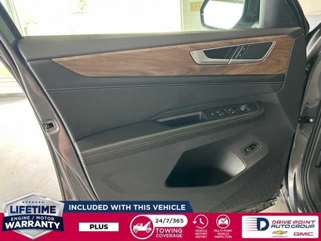 Used 2025 Volkswagen Atlas SE AWD/4WD image 14