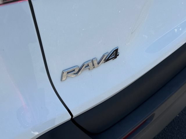 Used 2024 Toyota RAV4 XLE FWD image 13