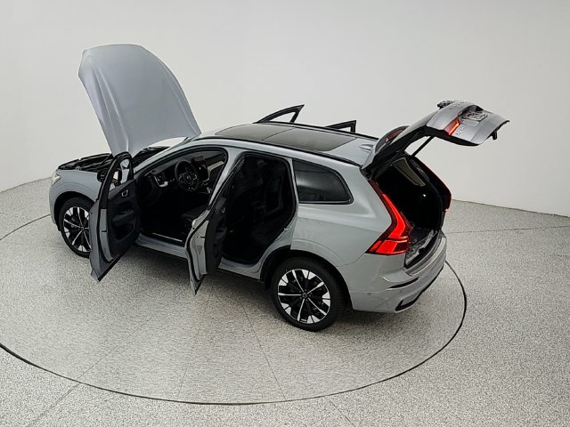 New 2026 Volvo XC60 T8 Plus w/ Protection Package Premier AWD/4WD image 42