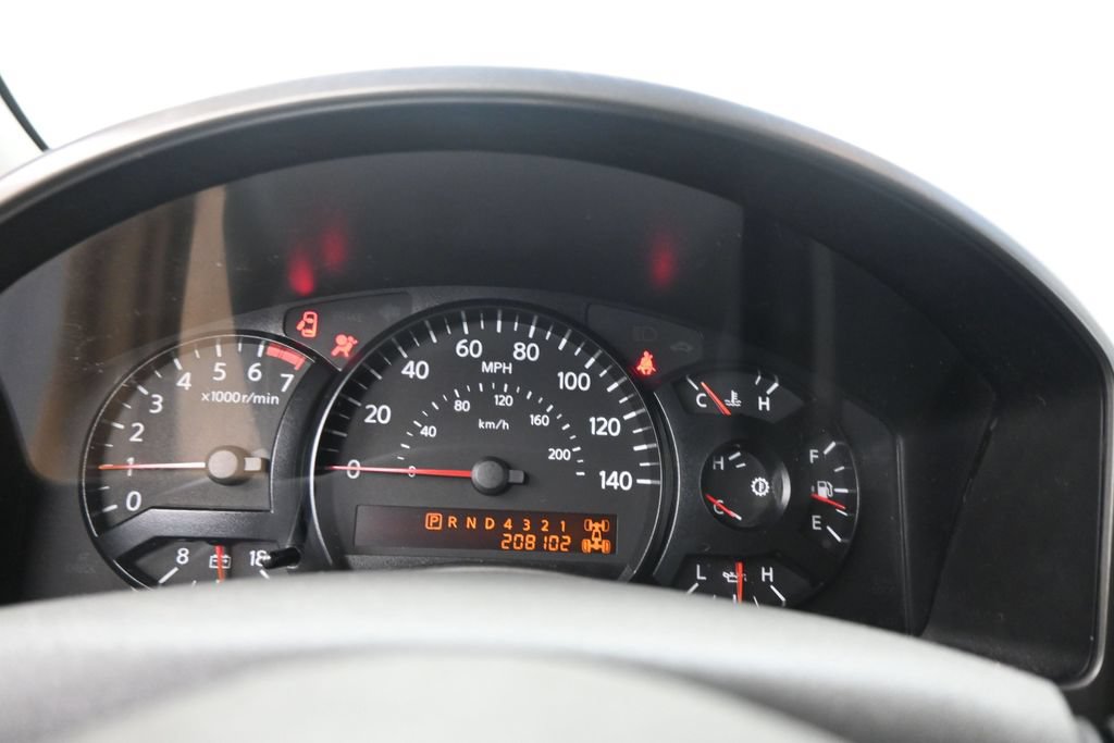 Used 2005 Nissan Titan SE w/ (T01) Tow Pkg AWD/4WD image 15