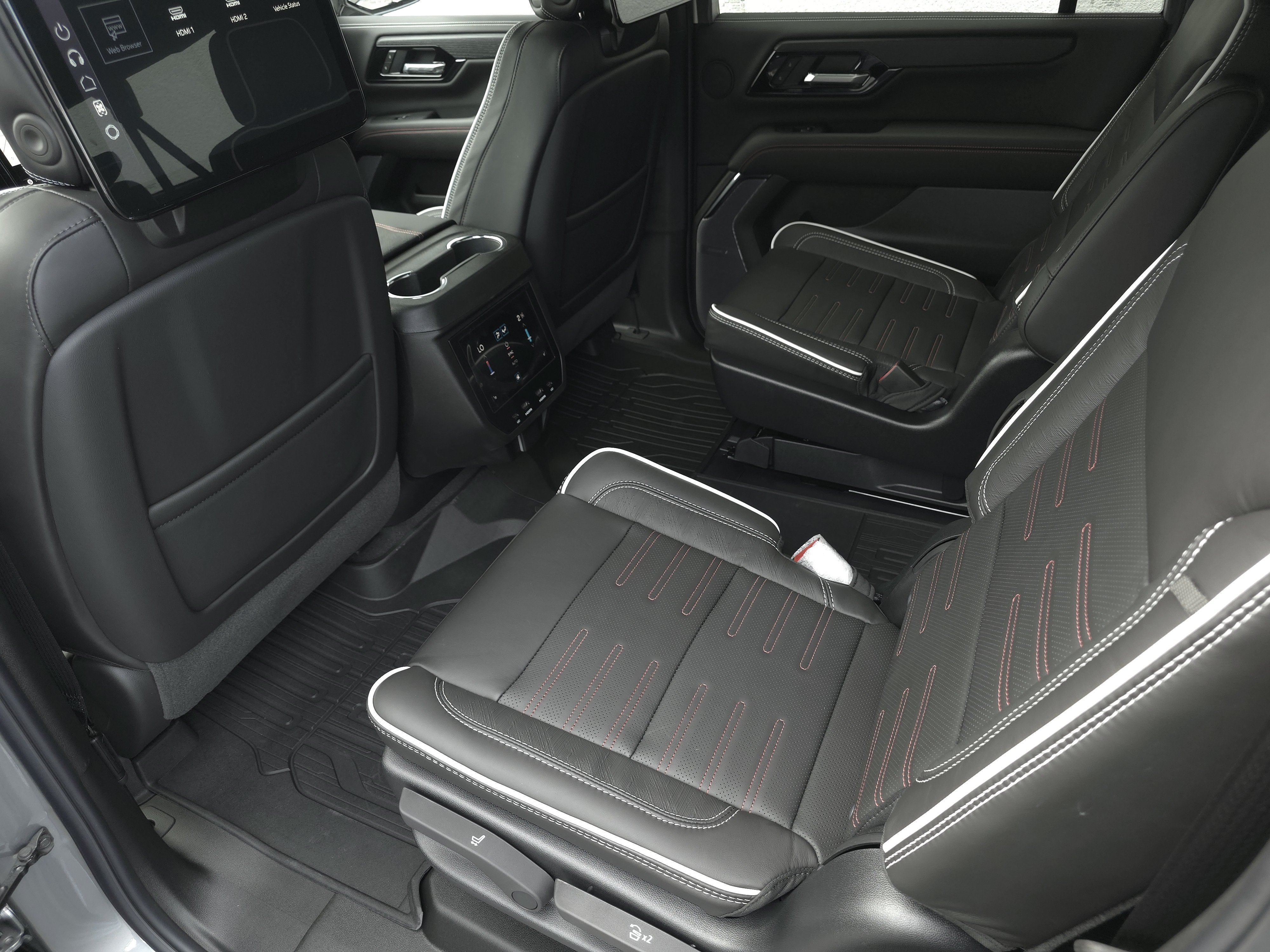 New 2026 GMC Yukon XL AT4 Ultimate w/ LPO, Floor Liner Package AWD/4WD image 35
