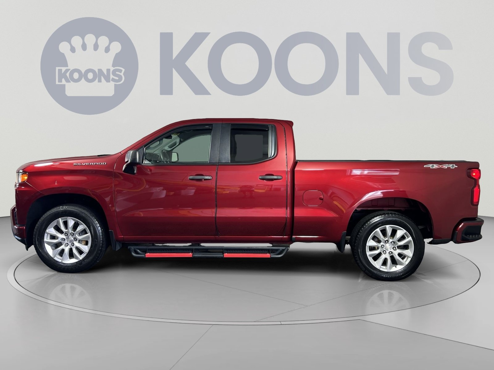 Used 2019 Chevrolet Silverado 1500 Custom w/ Custom Convenience Package AWD/4WD image 2