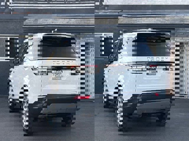 Used 2017 Land Rover Discovery SE image 17