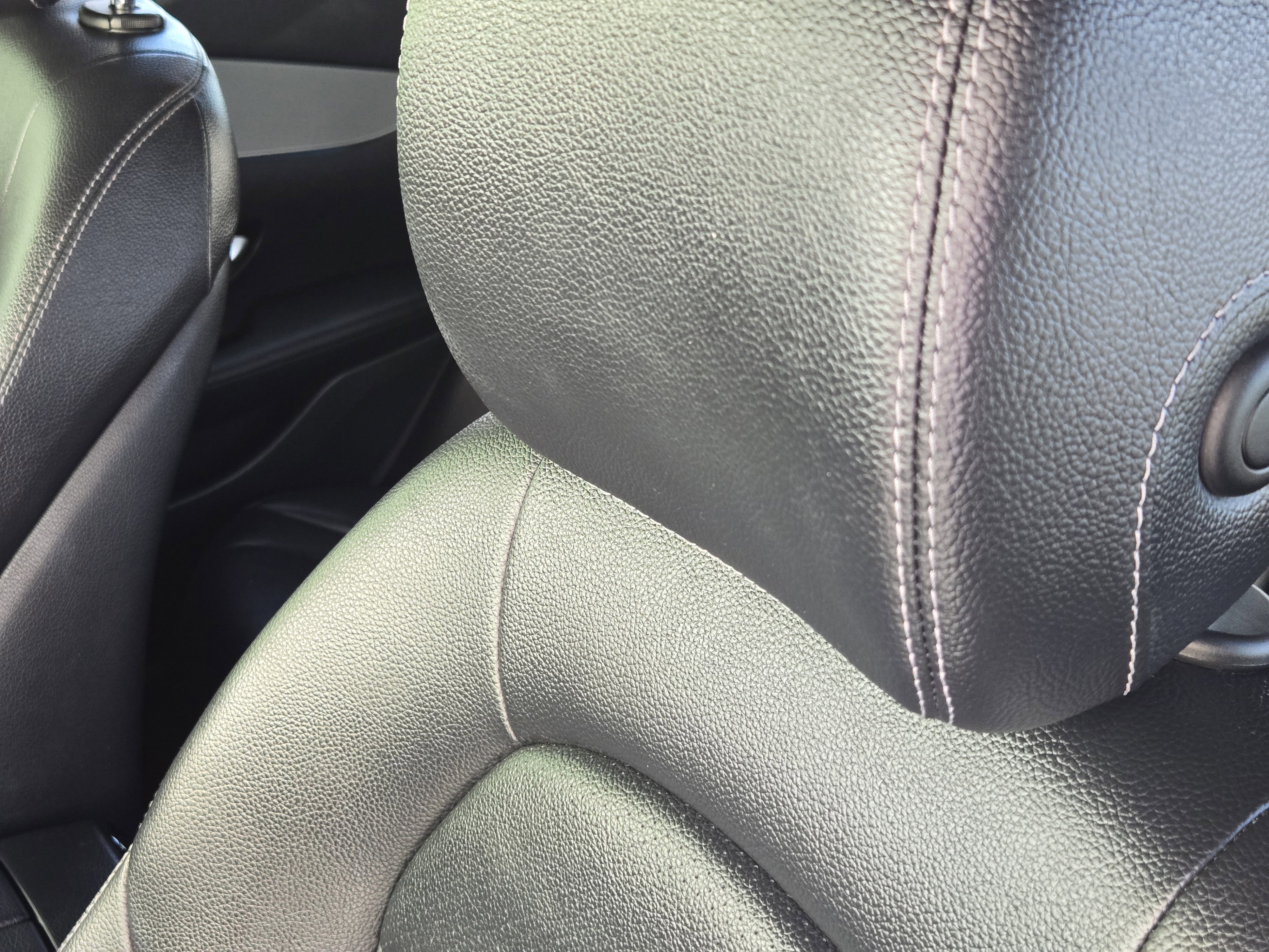 Used 2019 Mercedes-Benz GLC 300 4MATIC Coupe image 16