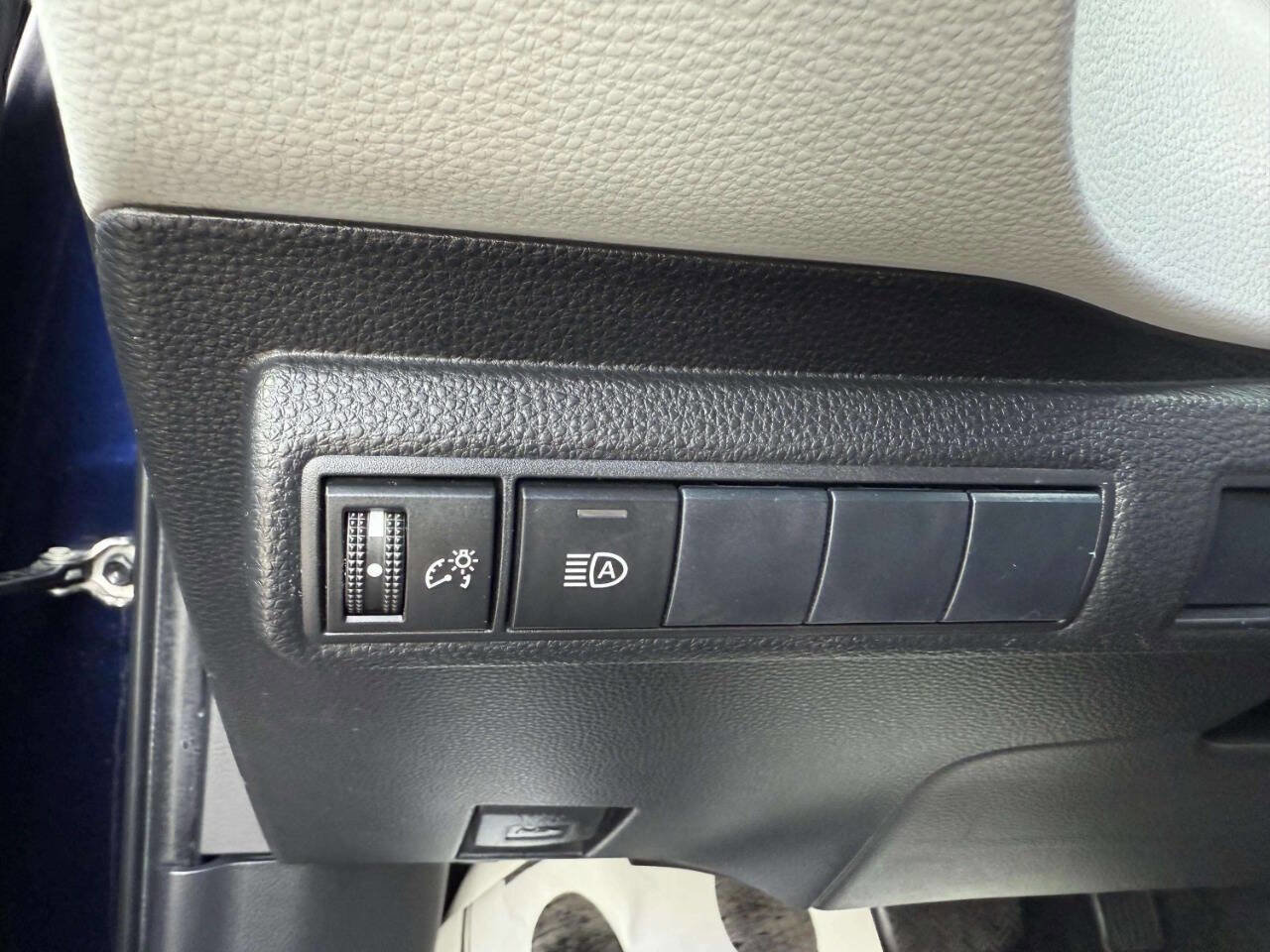 Used 2020 Toyota Corolla SE image 18