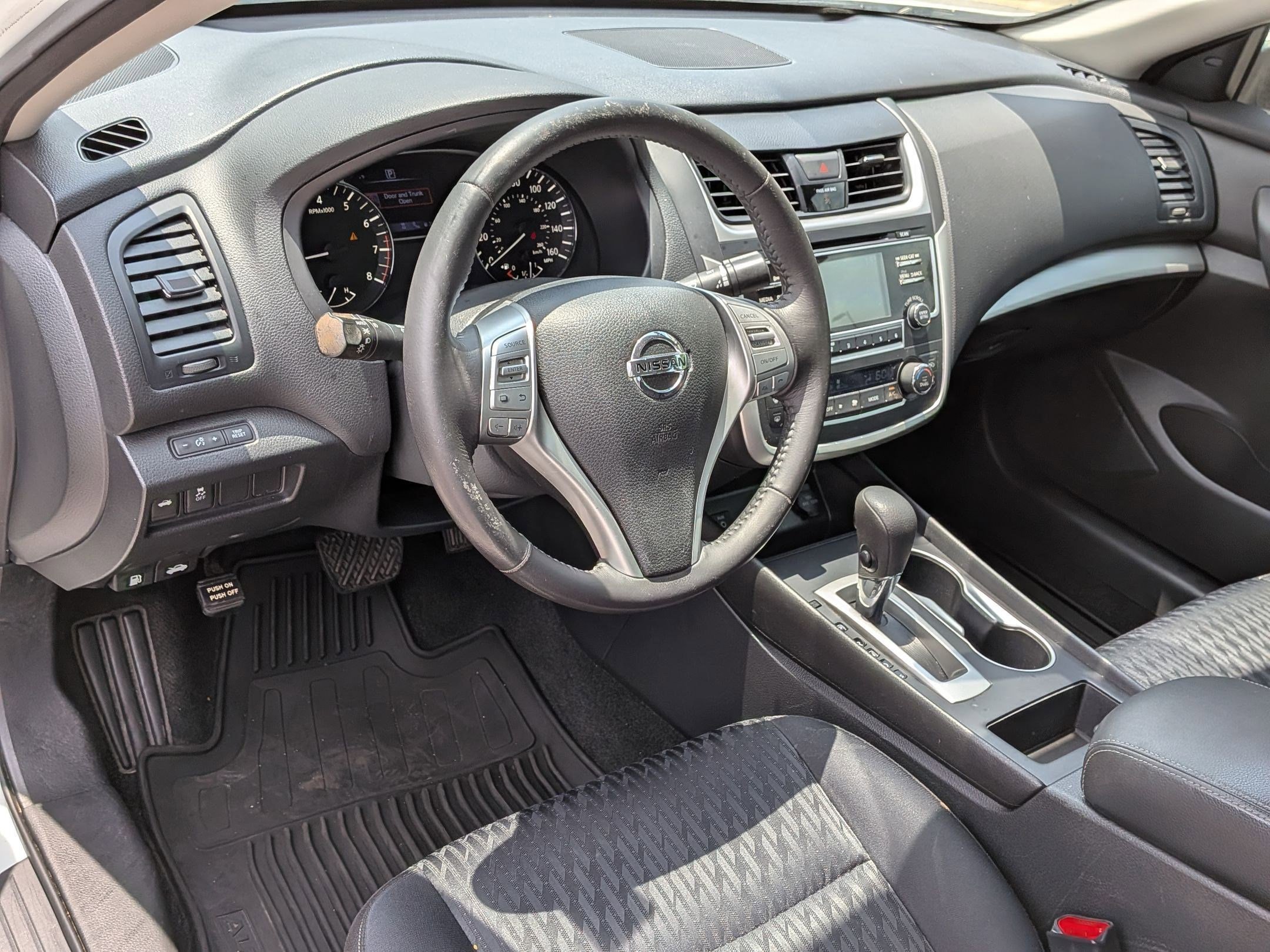 Used 2017 Nissan Altima 2.5 SV FWD image 17