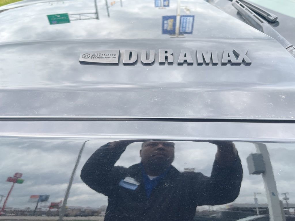 Used 2016 Chevrolet Silverado 2500 High Country w/ Duramax Plus Package image 3