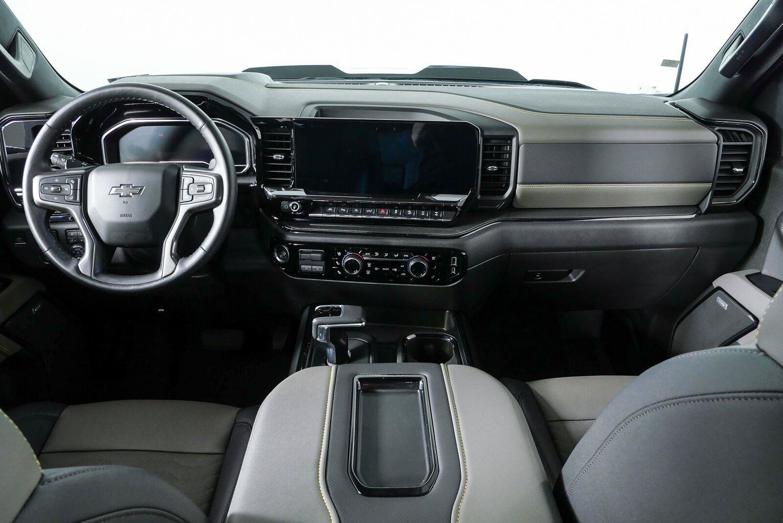 Used 2022 Chevrolet Silverado 1500 ZR2 w/ Technology Package AWD/4WD image 20