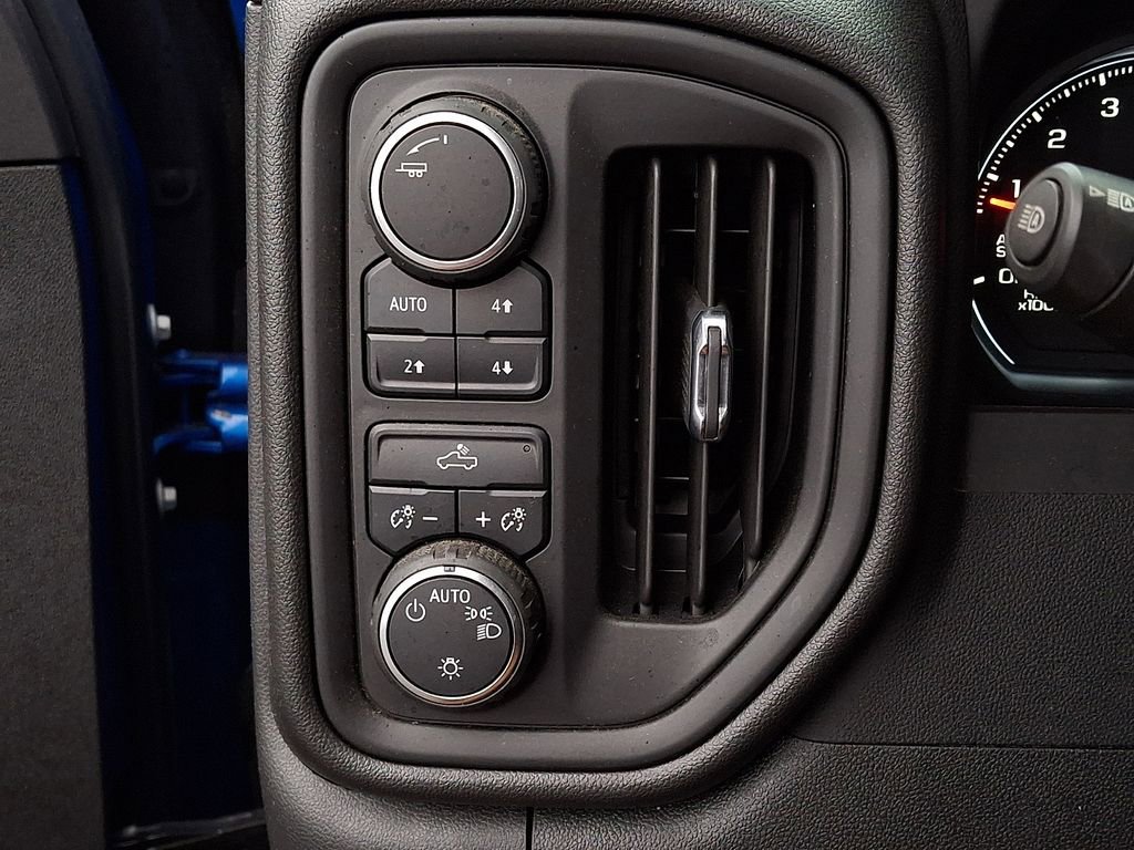 Used 2022 Chevrolet Silverado 1500 Custom Trail Boss w/ LPO, Dark Essentials Package image 23