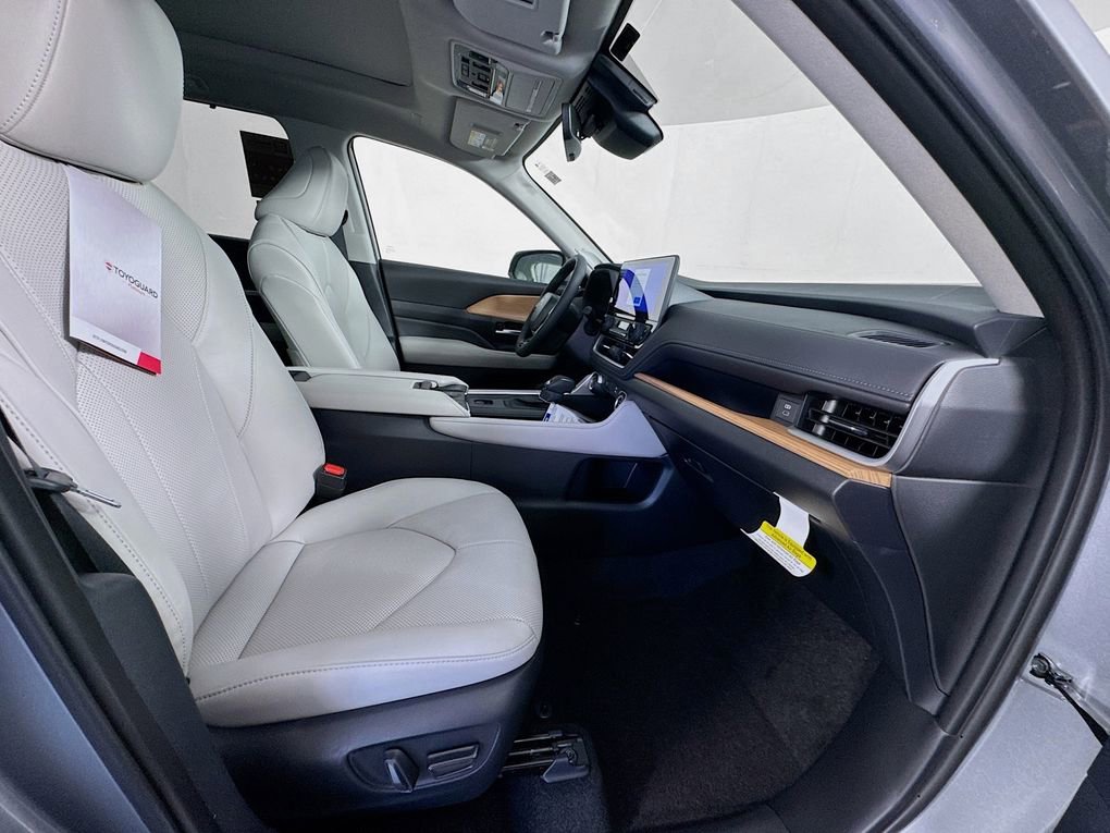 New 2026 Toyota Grand Highlander Limited image 29