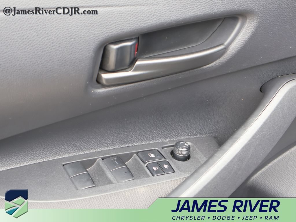 Used 2025 Toyota Corolla LE FWD image 21