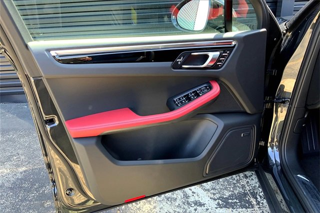 New 2026 Porsche Macan image 27