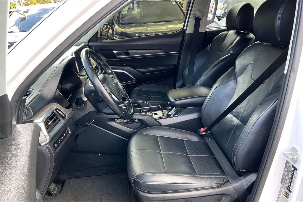 Used 2022 Kia Telluride EX w/ EX Premium Package image 3