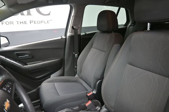 Used 2017 Chevrolet Trax LT FWD image 16