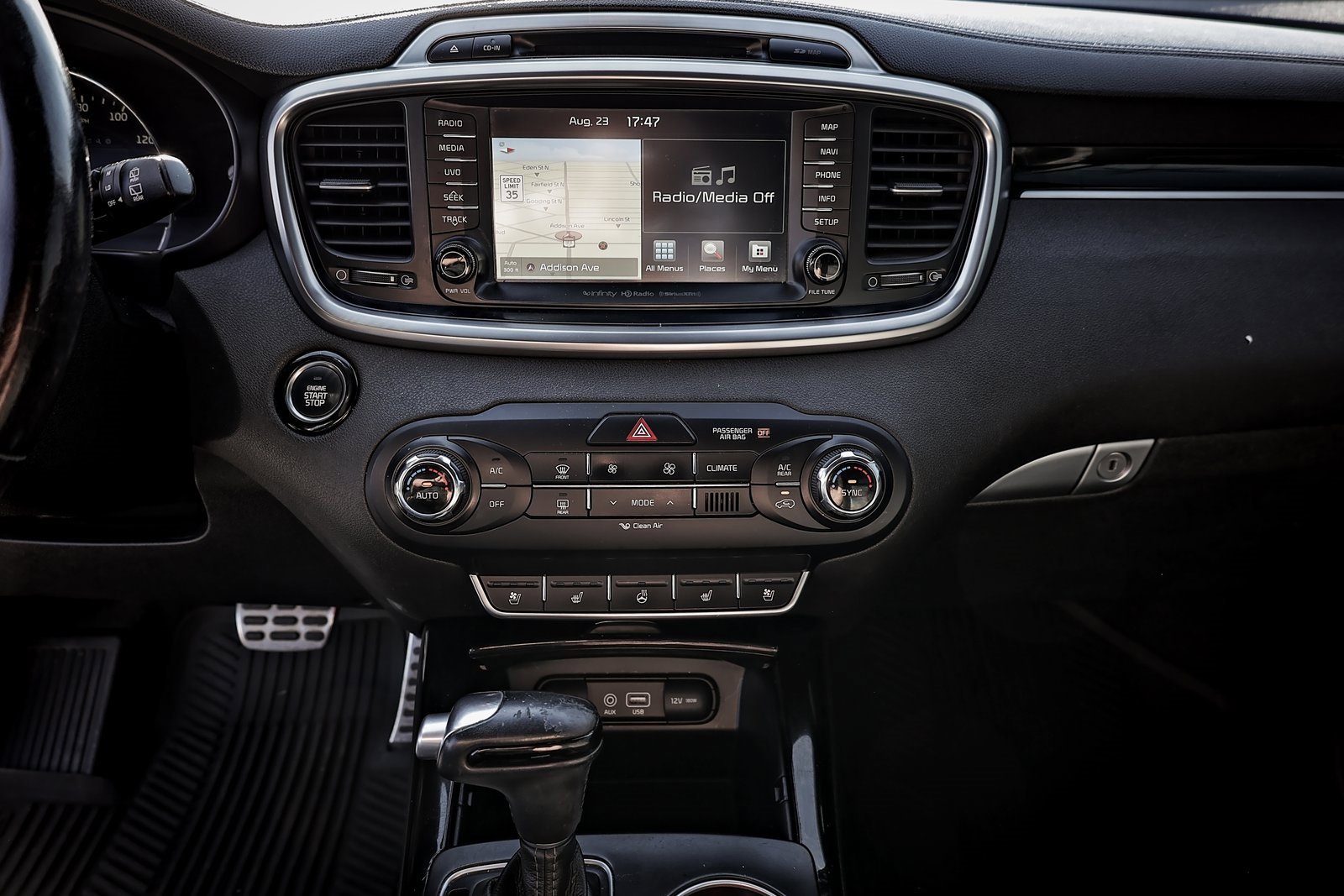 Used 2017 Kia Sorento SX image 16