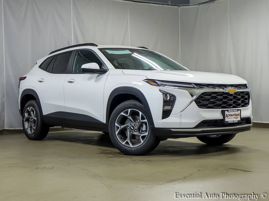 New 2026 Chevrolet Trax LT FWD image 2