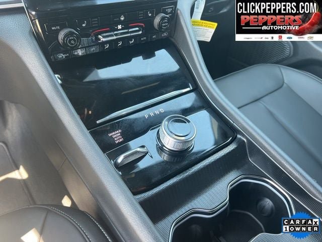Used 2025 Jeep Grand Cherokee Limited w/ Black Appearance Package AWD/4WD image 15