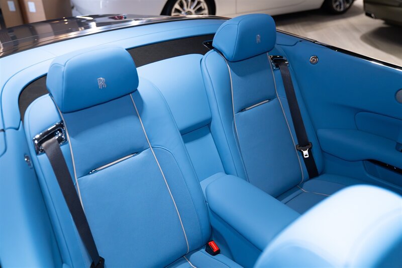 Used 2016 Rolls-Royce Dawn RWD image 26