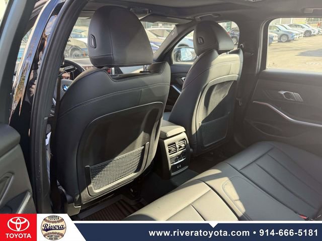Used 2022 BMW 330i xDrive Sedan w/ Premium Package image 15