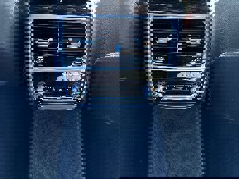 Used 2019 BMW 740i w/ M Sport Package image 47