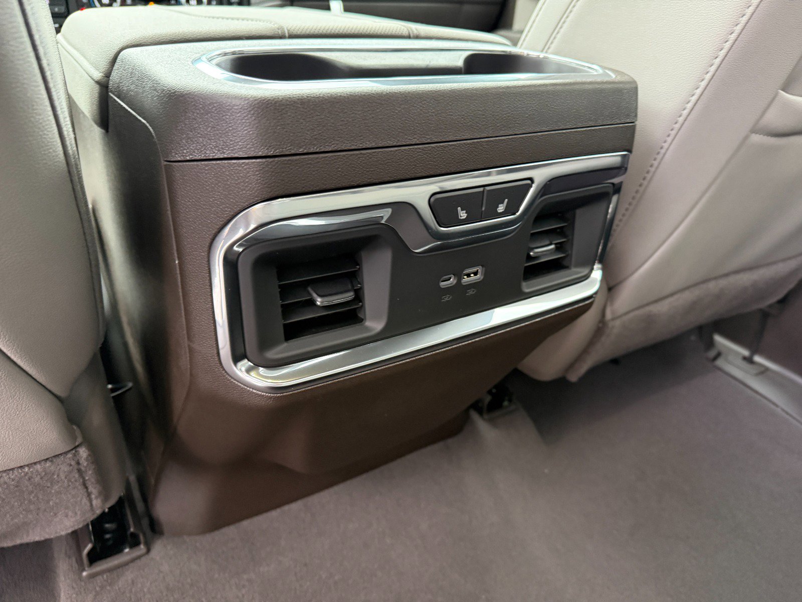 New 2026 GMC Sierra 1500 SLT w/ SLT Premium Package image 18