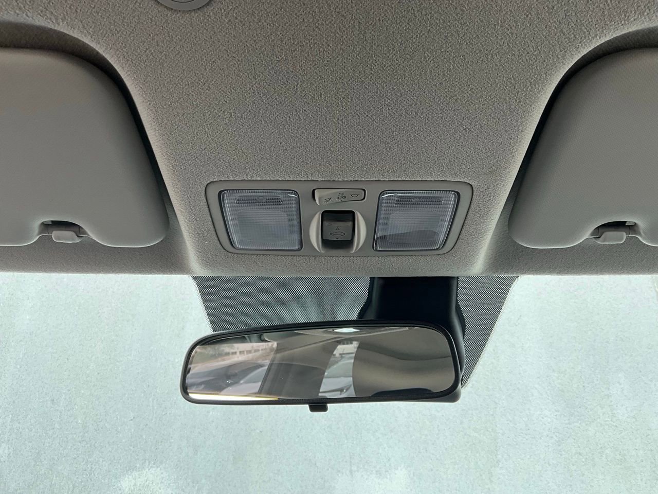 Used 2025 Hyundai Venue SEL image 15