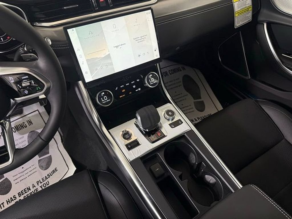 Certified 2024 Jaguar XF R-Dynamic SE AWD/4WD image 37