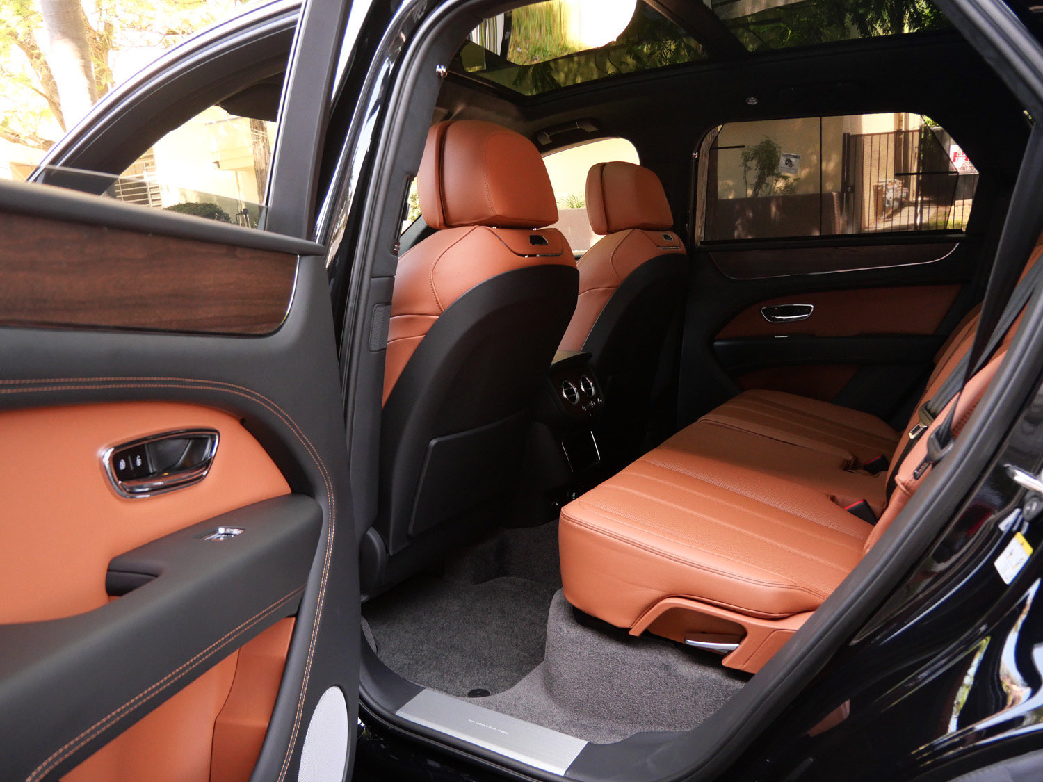 New 2026 Bentley Bentayga AWD/4WD image 18