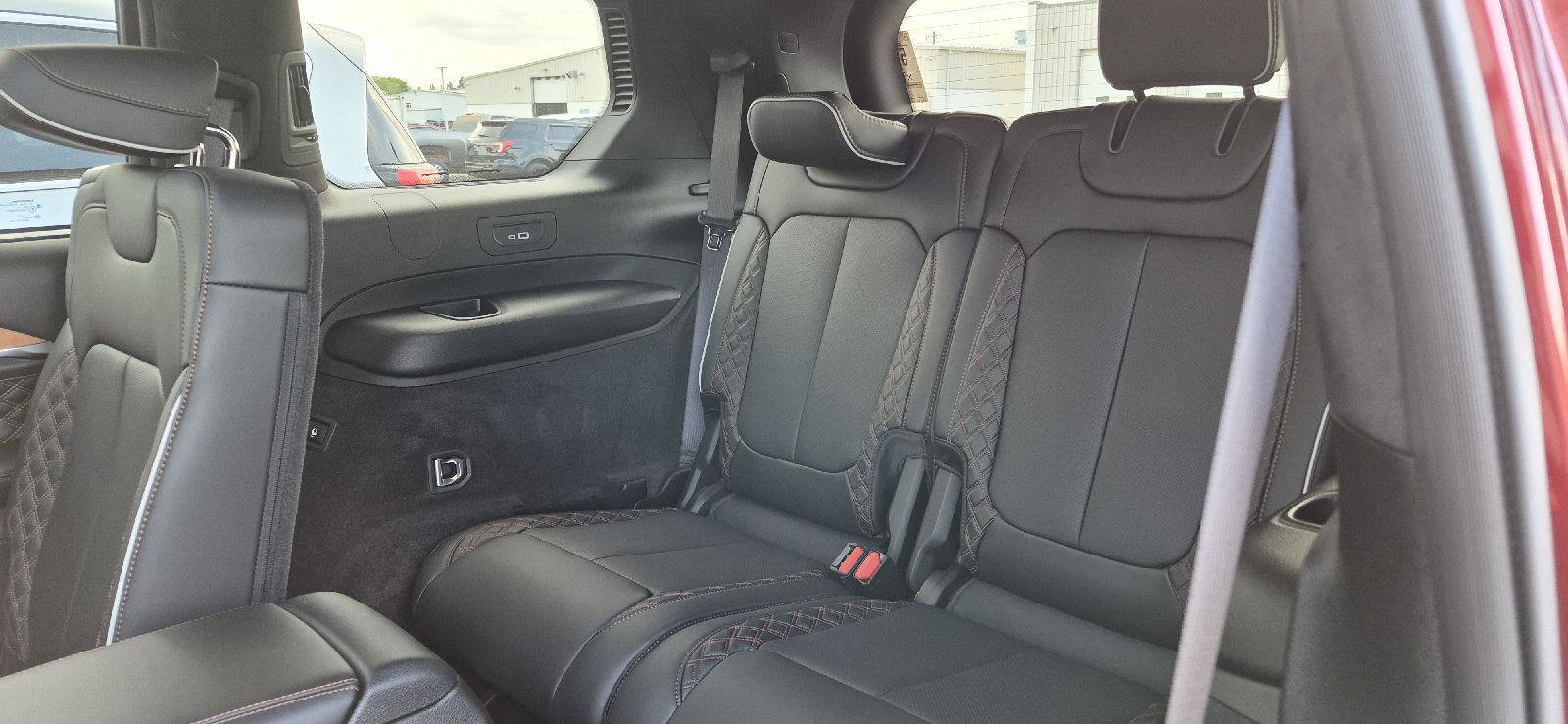 Used 2023 Jeep Grand Cherokee L Summit AWD/4WD image 8