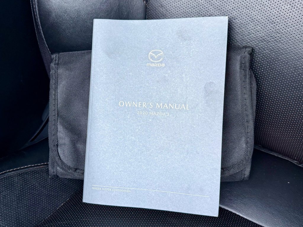 Used 2020 MAZDA MAZDA3 Premium image 37