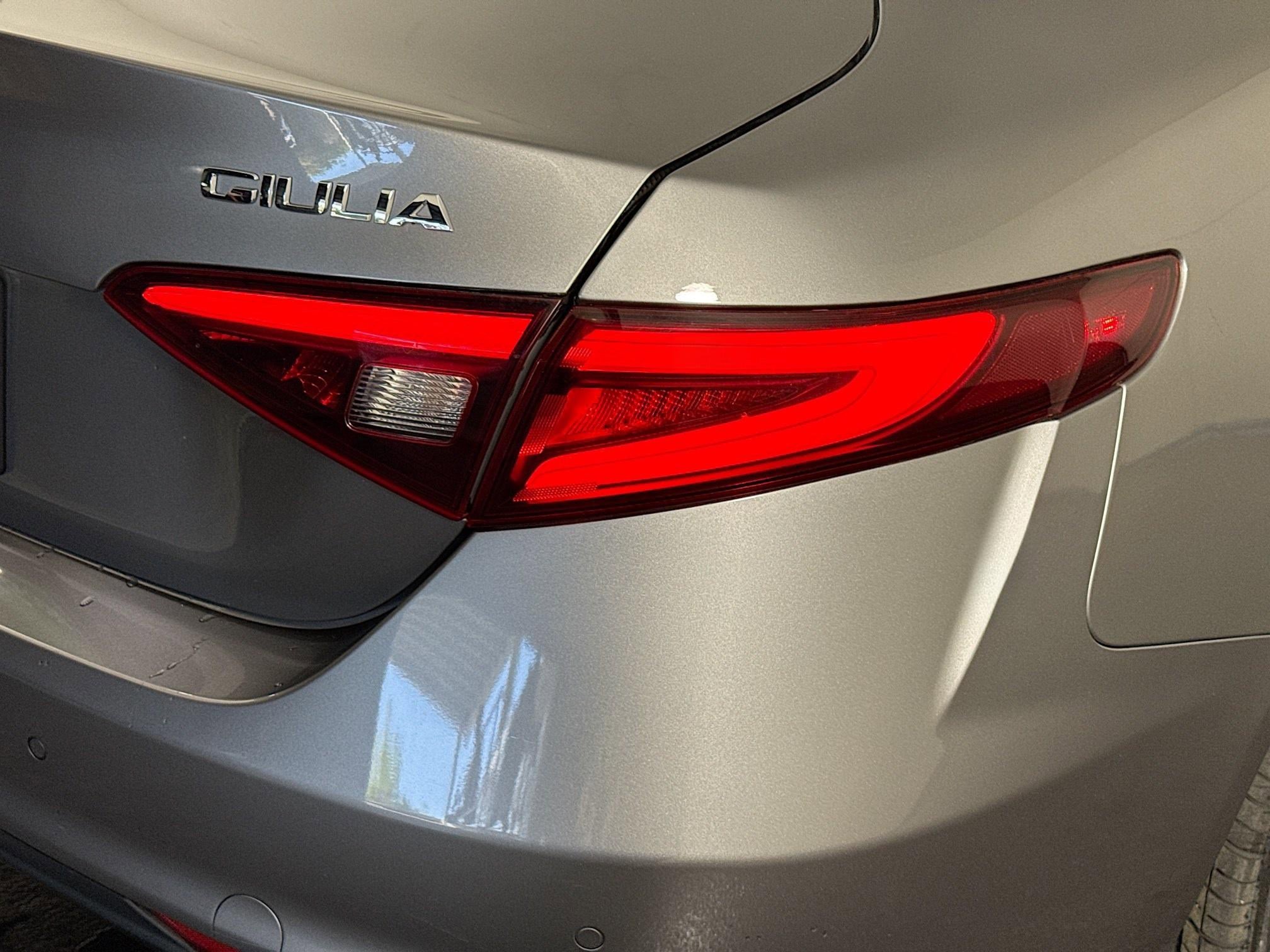 Used 2019 Alfa Romeo Giulia Base image 34