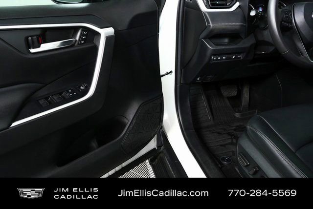 Used 2022 Toyota RAV4 XLE Premium image 8