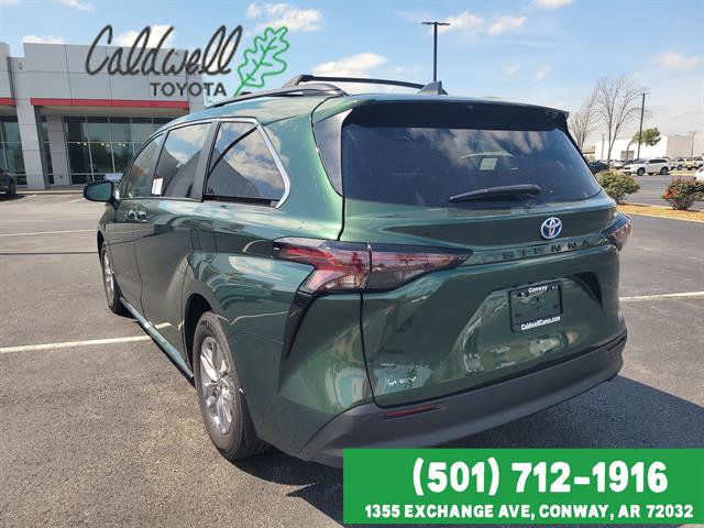 Used 2025 Toyota Sienna XLE w/ XLE Plus Package image 40