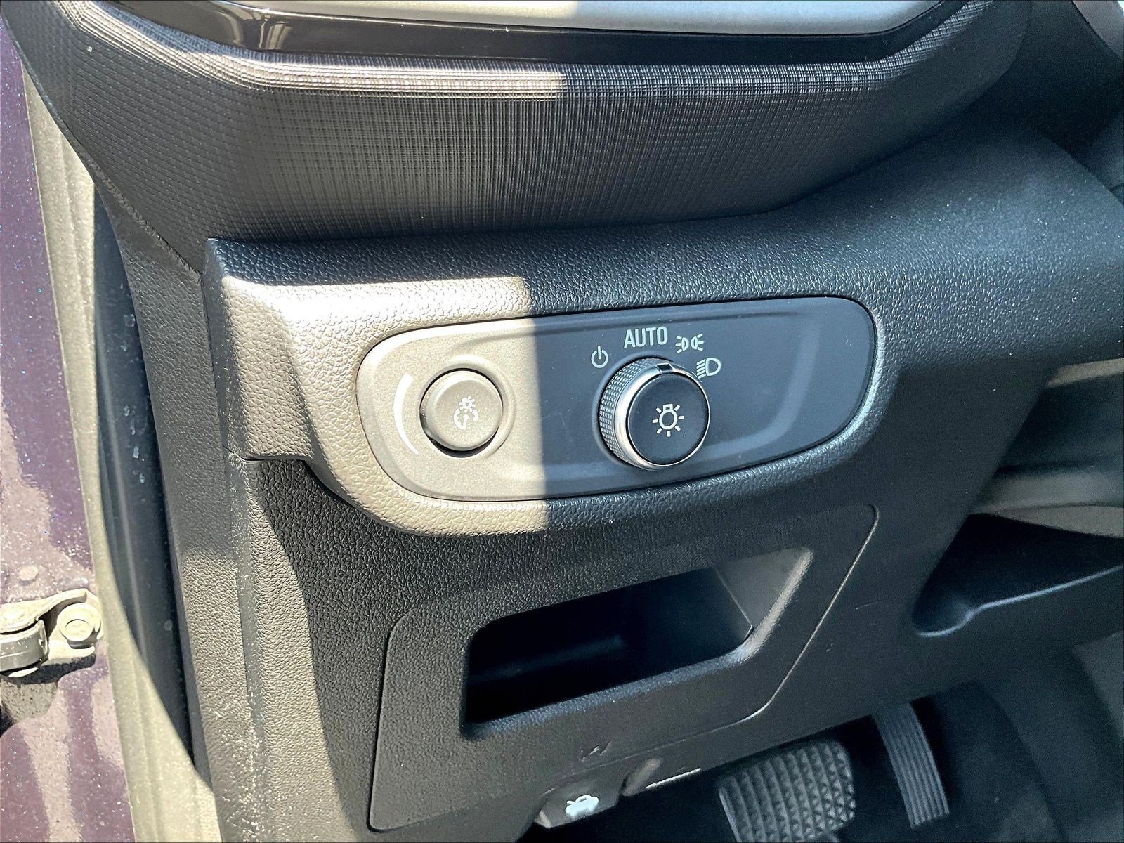 Used 2021 Chevrolet TrailBlazer LS FWD image 35