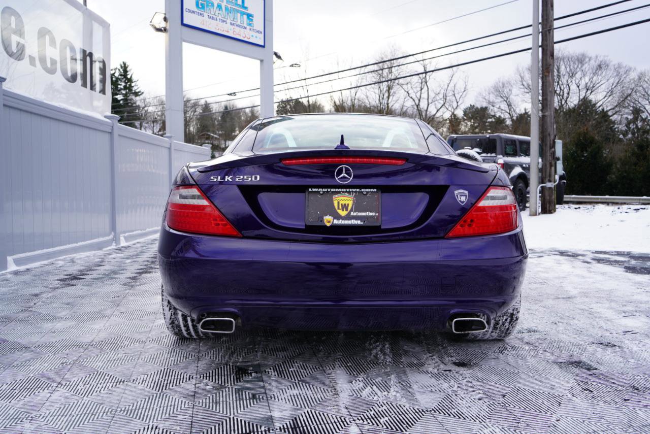 Used 2015 Mercedes-Benz SLK 250 image 11