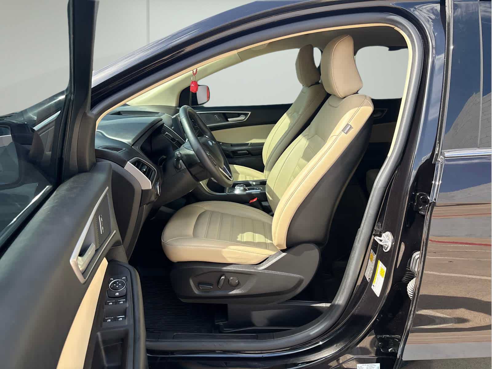 Used 2023 Ford Edge SEL w/ Convenience Package AWD/4WD image 10