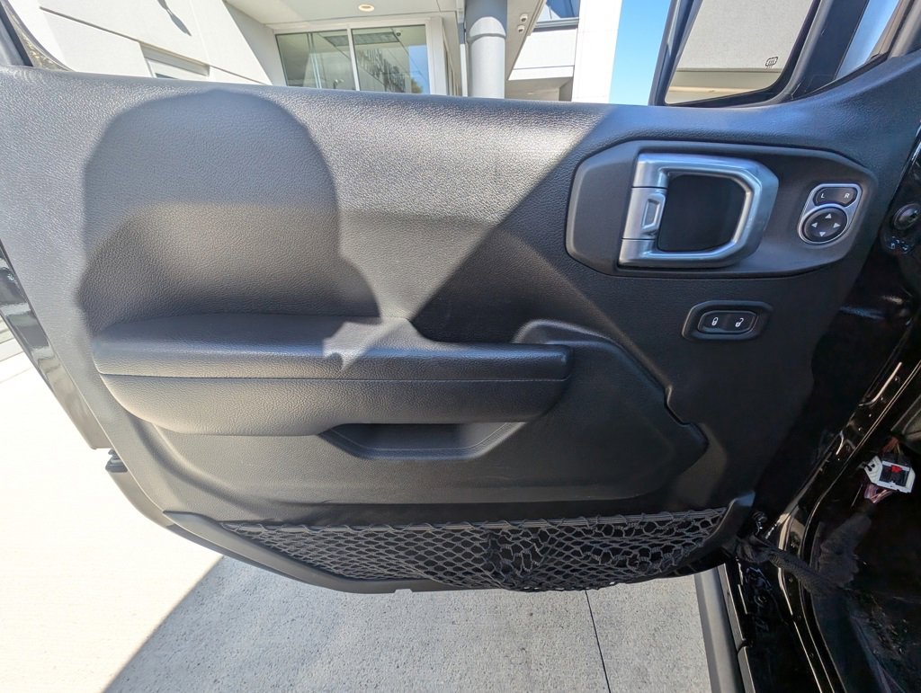 Used 2021 Jeep Wrangler Unlimited Rubicon w/ Xtreme Recon 35" Tire Package image 37