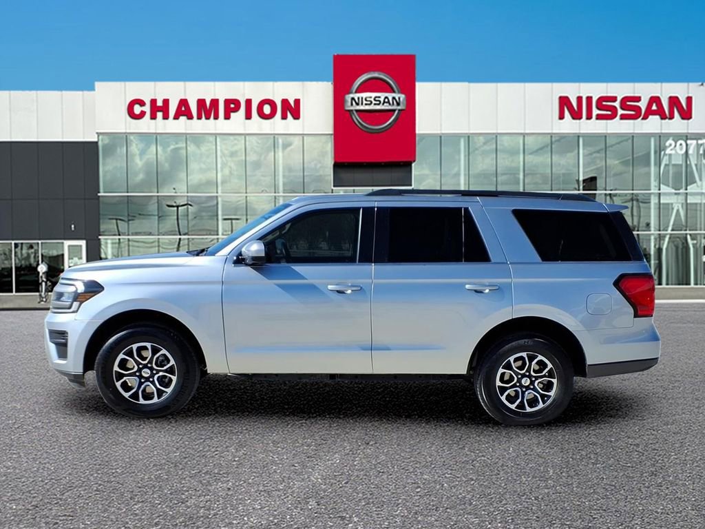 Used 2024 Ford Expedition XLT image 4