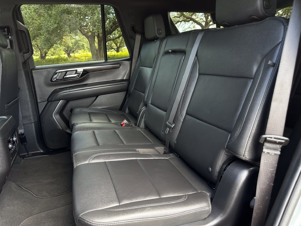 Used 2025 Chevrolet Tahoe LT RWD image 15